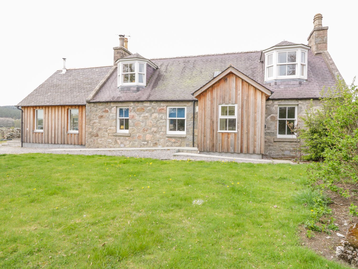 Bridge Cottage from Sykes Holiday Cottages. Bridge Cottage is in