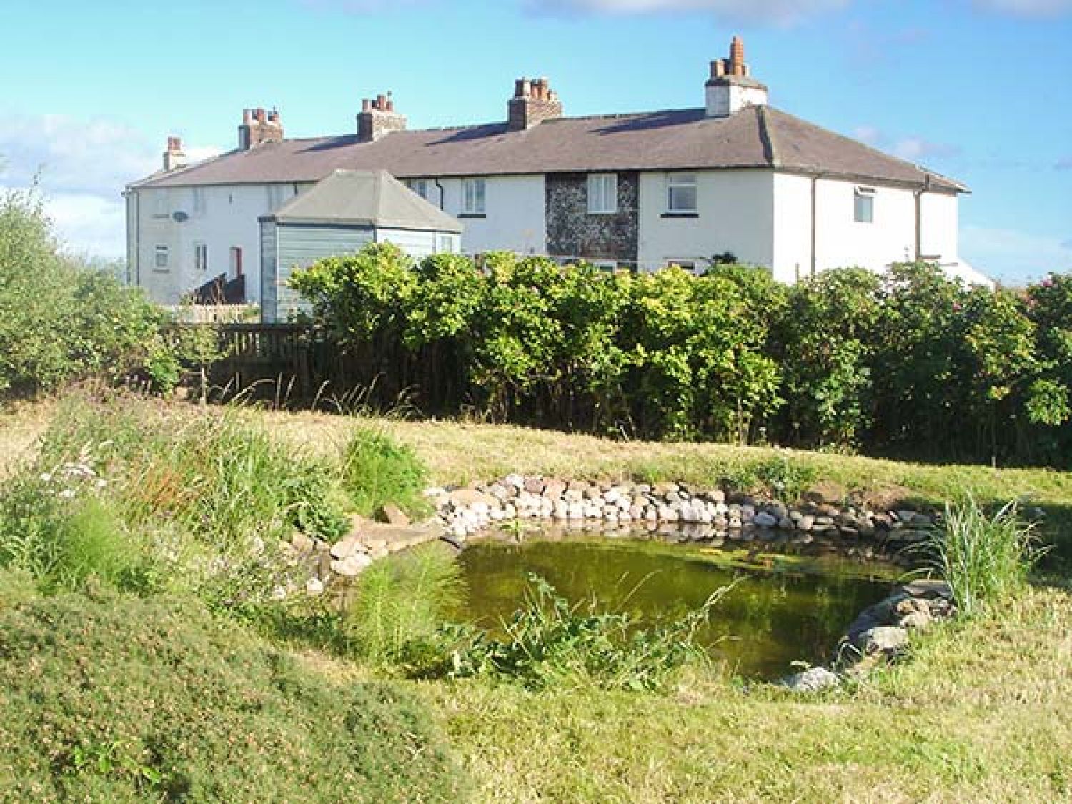 Cliff Top Cottage from Sykes Holiday Cottages. Cliff Top Cottage is in