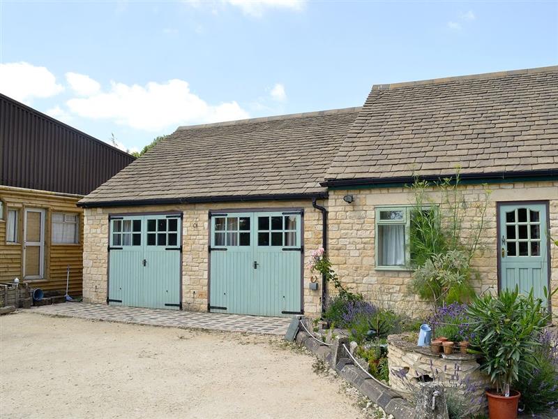Manor Farm Tudor Stable from Cottages 4 You. Manor Farm Tudor
