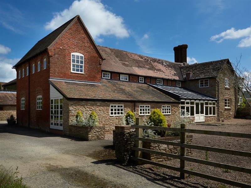 Peartree Cottage Malvern View Country and Leisure Park from Cottages