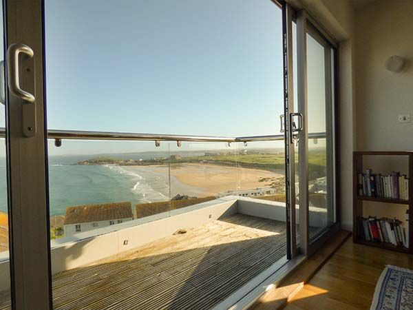 Penthouse Flat, Pentire Point in Newquay - sleeps 6 people