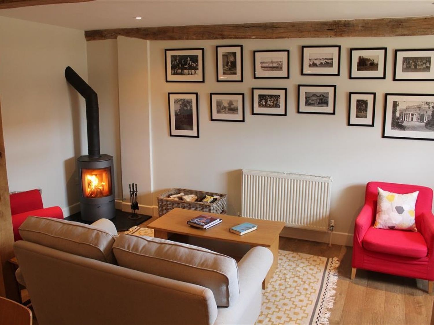 Stable Cottage, Rockbourne in Rockbourne - sleeps 6 people