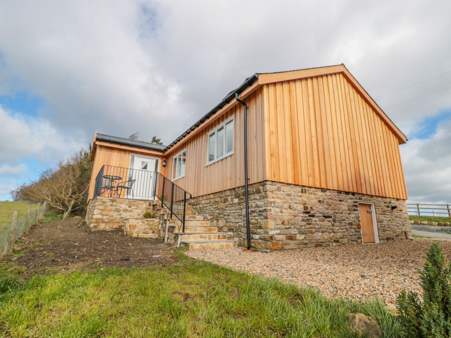 Stublic View, The Drive Lodge in Haydon Bridge - sleeps 2 people