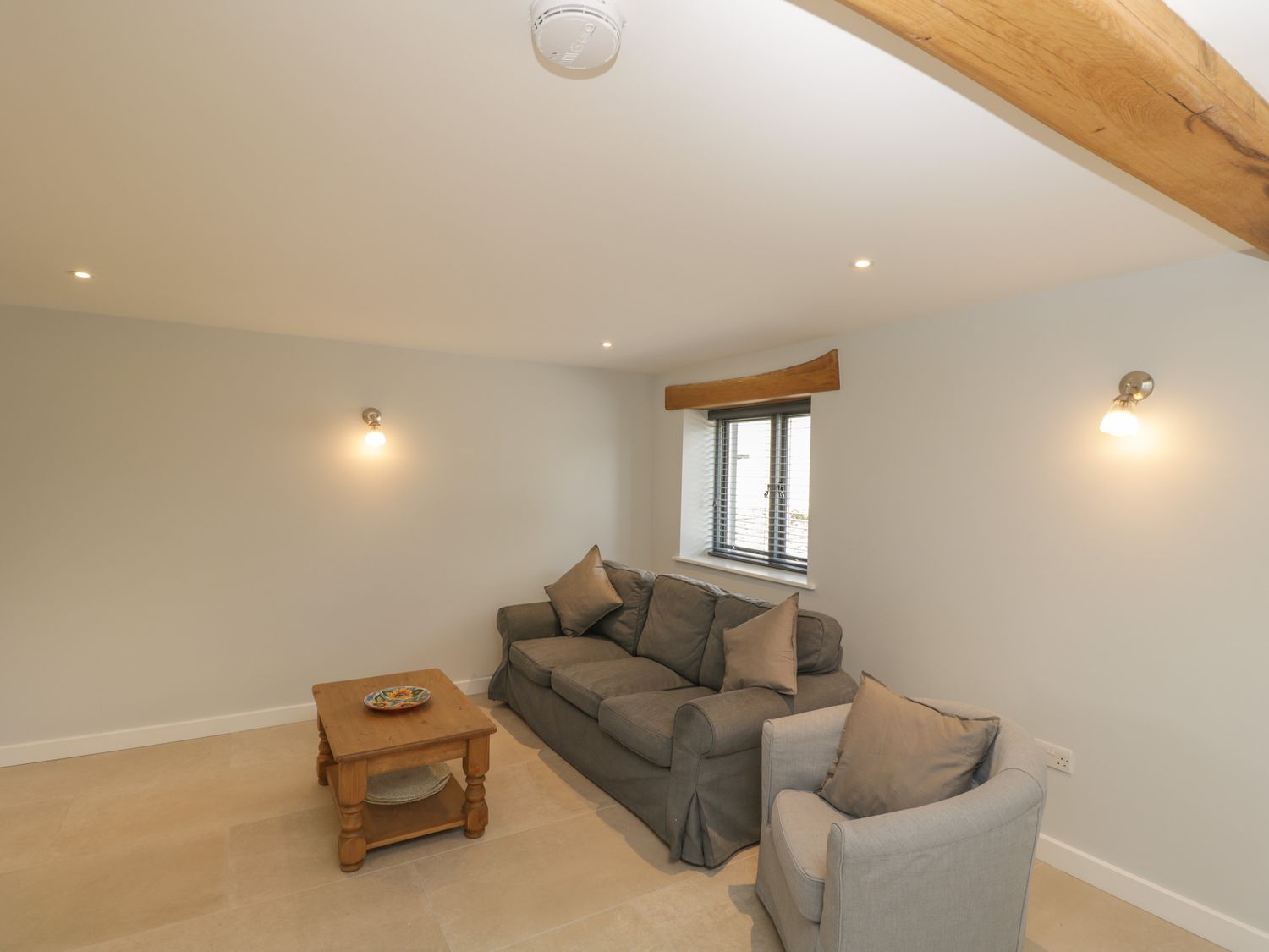 Swallows, 1 The Old Stables in Stanton Harcourt near Eynsham - sleeps 4 people