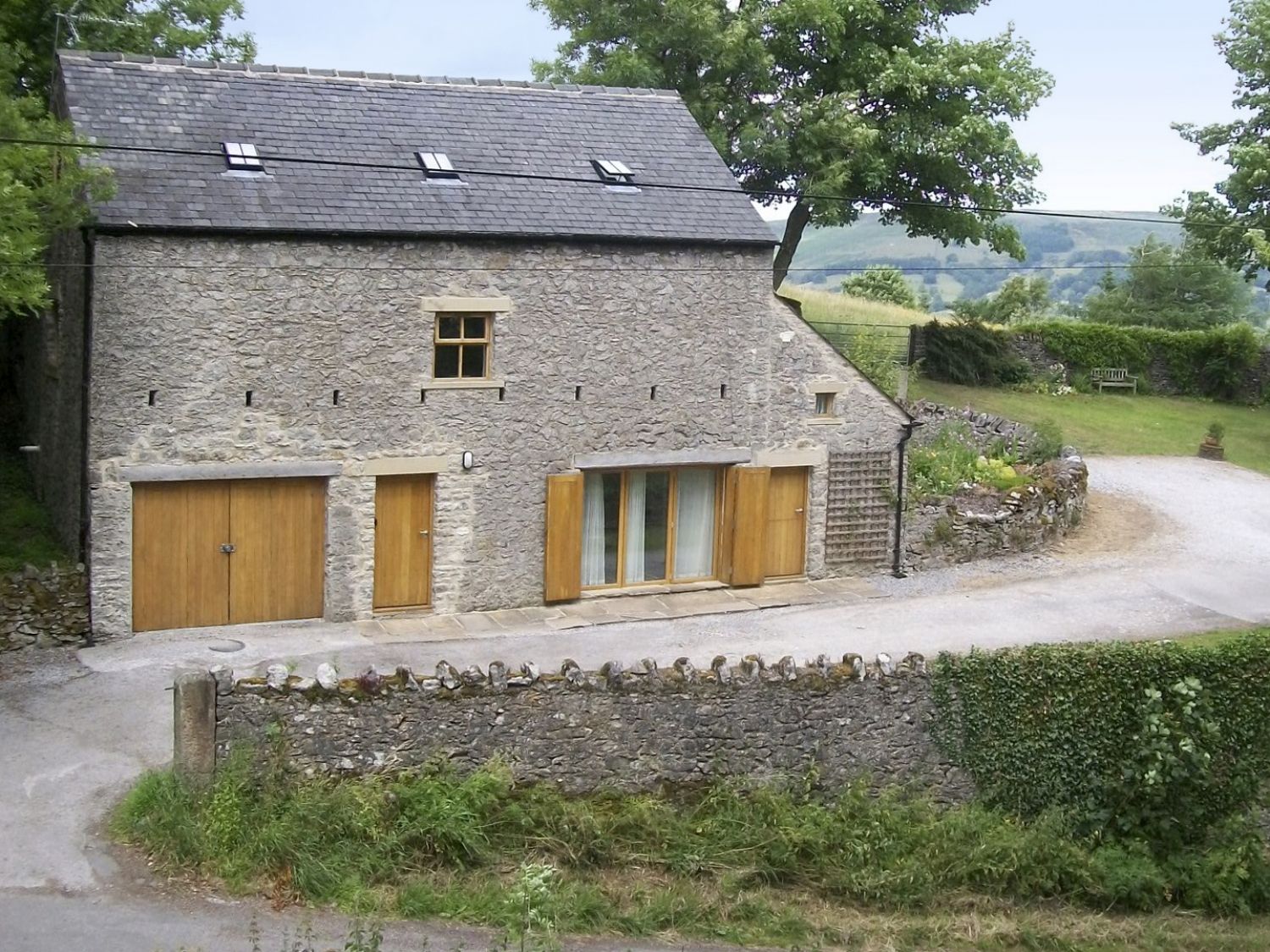 The Barn at Smalldale Hall in Bradwell - sleeps 8 people