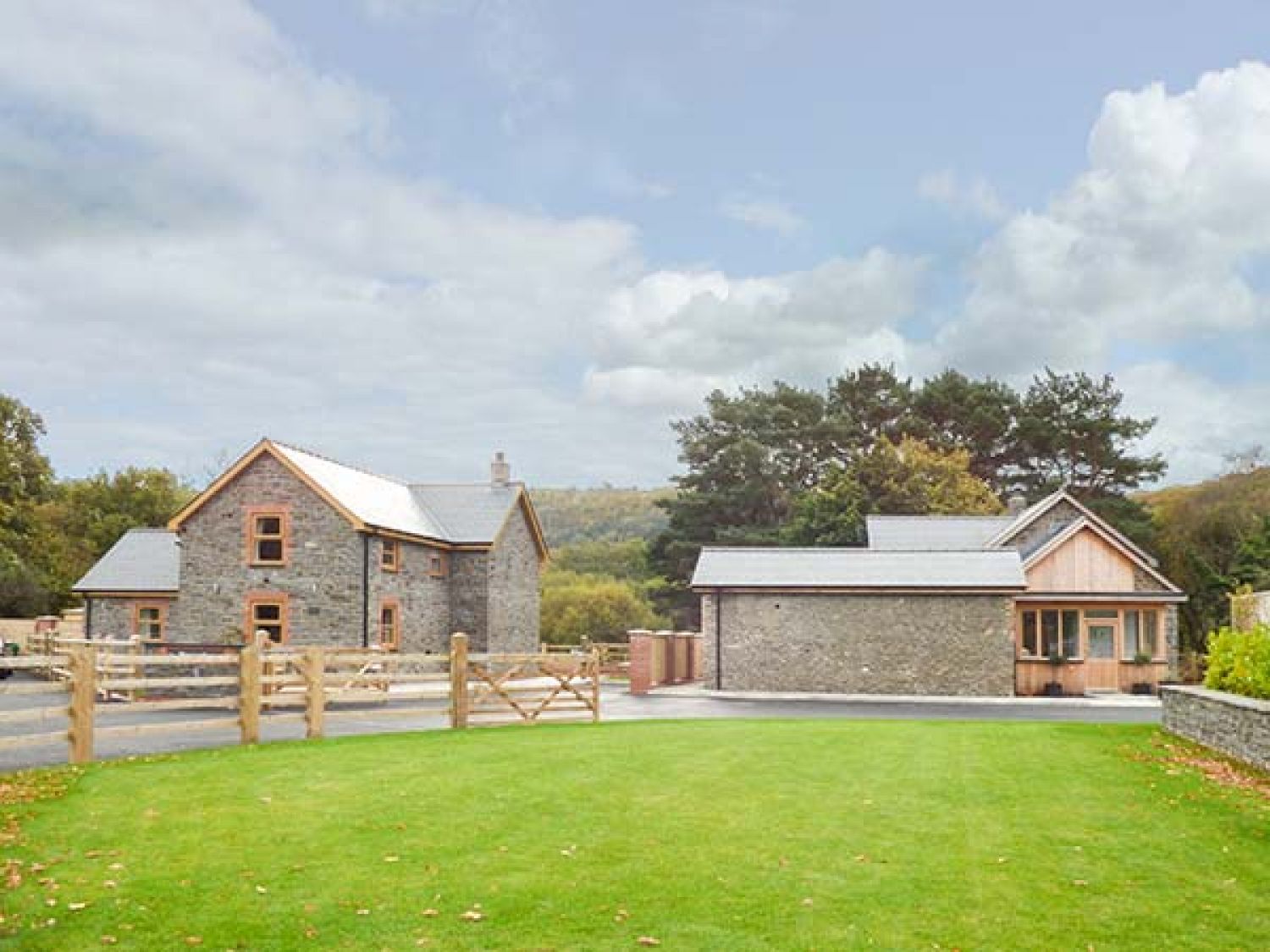 The Farmhouse from Sykes Holiday Cottages. The Farmhouse is in Capel