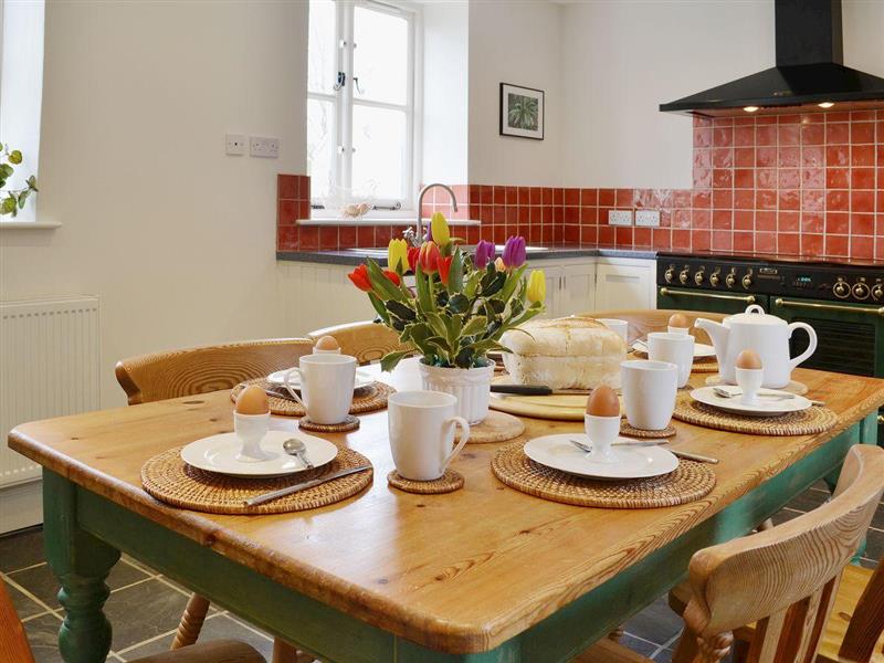 The Old Dairy, Riversdale in Weare Giffard, nr. Bideford - sleeps 6 people