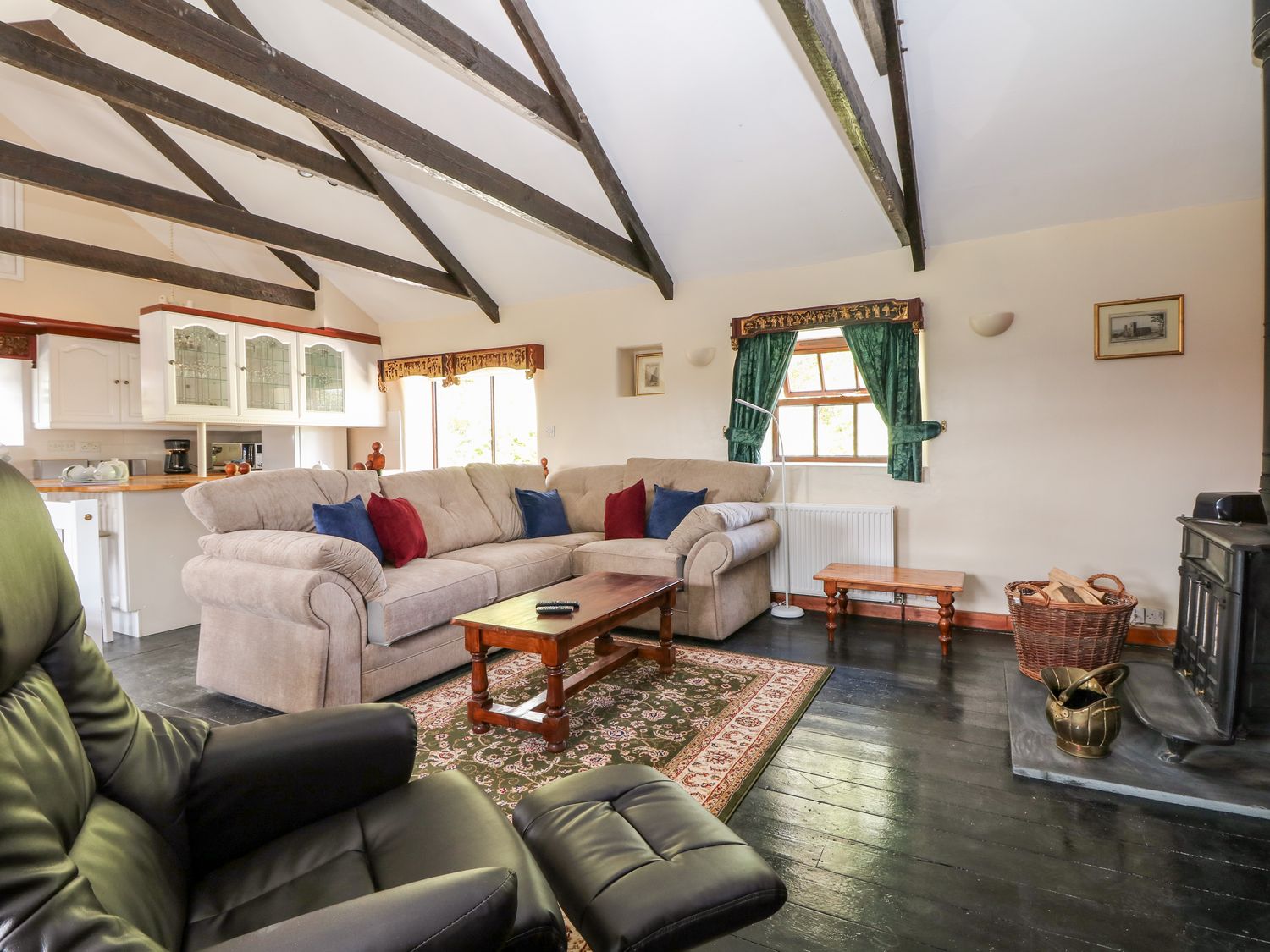 2 Pencoose Barns from Sykes Holiday Cottages. 2 Pencoose Barns is in St