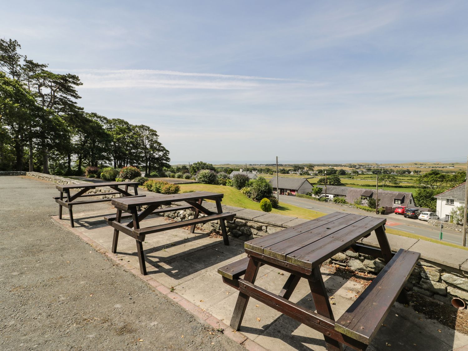 Ael Y Bryn Country House from Sykes Holiday Cottages. Ael Y Bryn