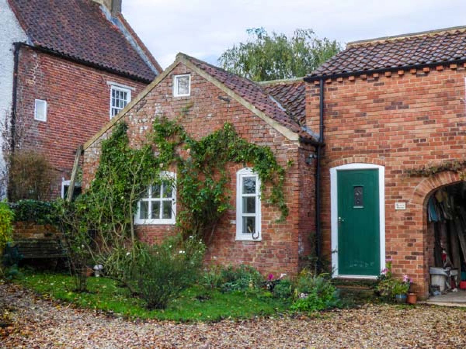 Berry Barn from Sykes Holiday Cottages. Berry Barn is in Strubby near ...