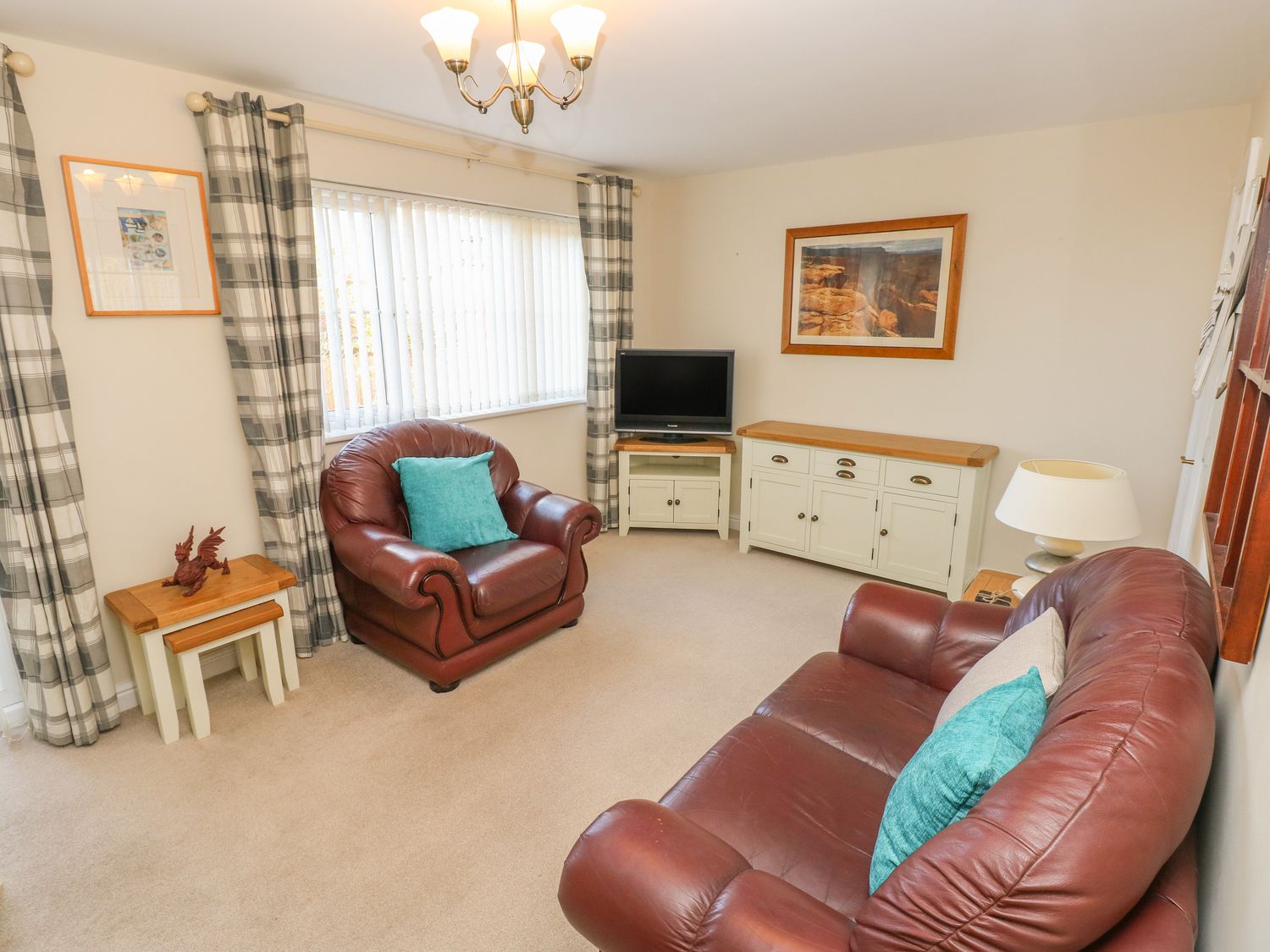 Ffau'r Ddraig from Sykes Holiday Cottages. Ffau'r Ddraig is in Cross