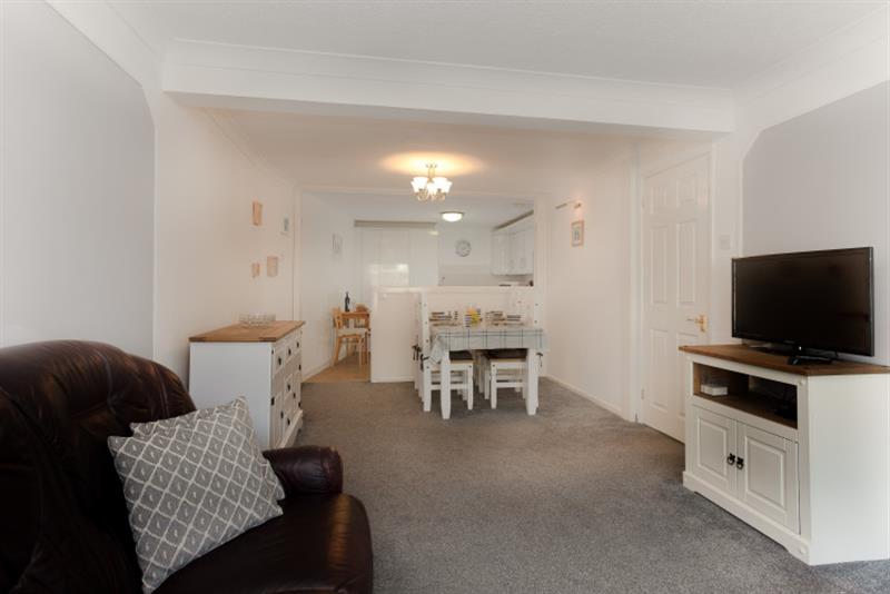 Flat 2, West Quay House from Toad Hall Cottages. Flat 2, West Quay