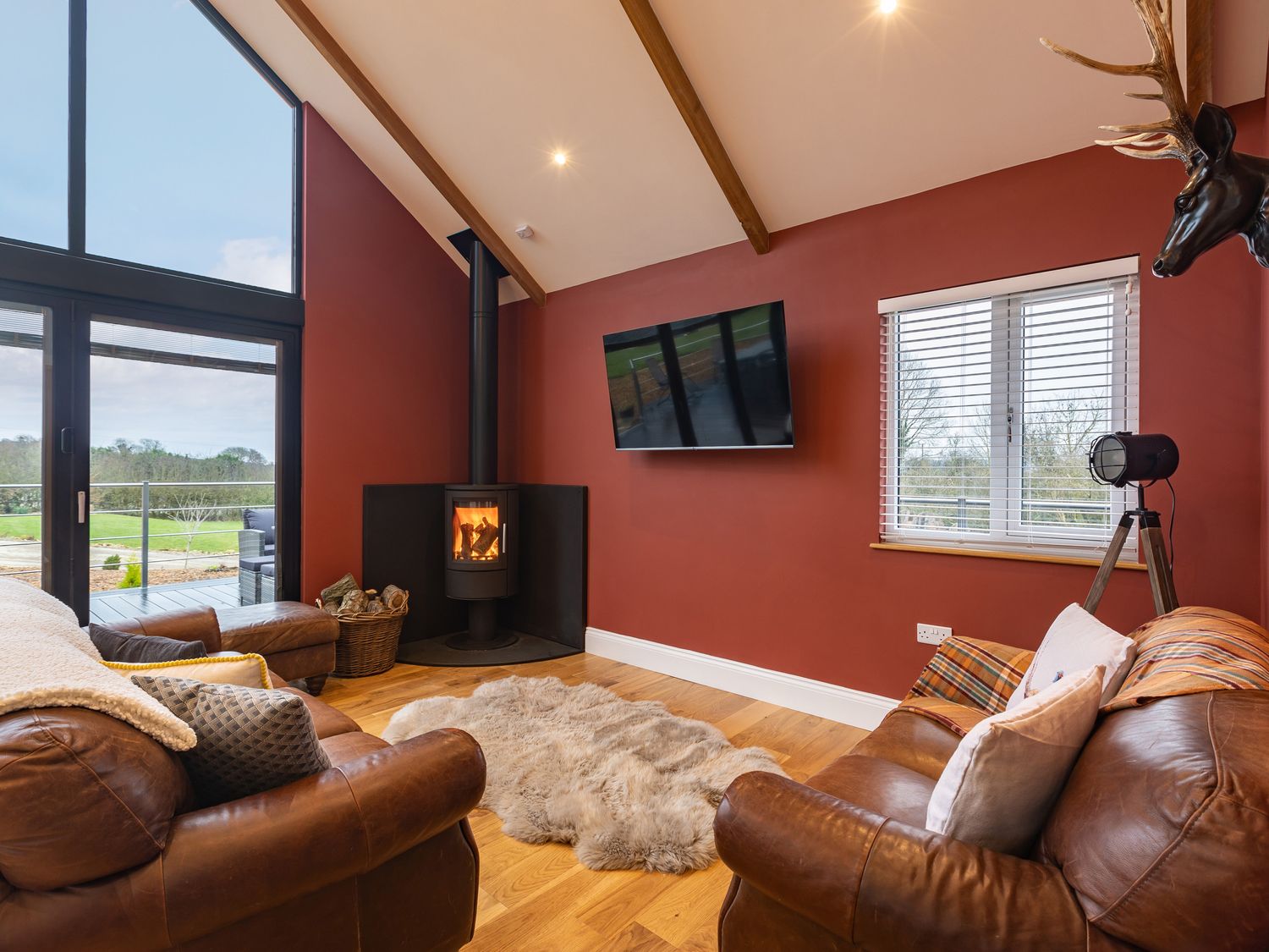 Foxes Den from Sykes Holiday Cottages. Foxes Den is in Allerston near