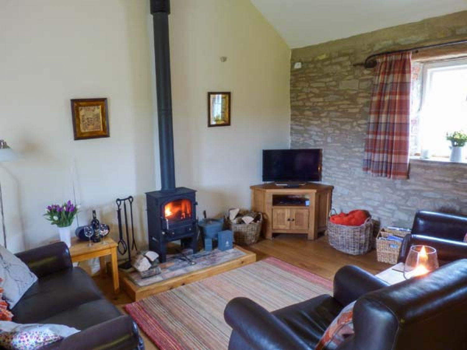 Grouse Cottage from Sykes Holiday Cottages. Grouse Cottage is in Low