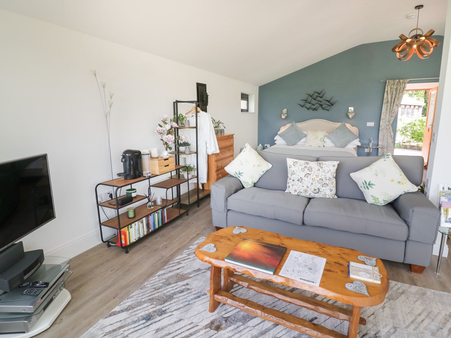 Little Magnolia from Sykes Holiday Cottages. Little Magnolia is in