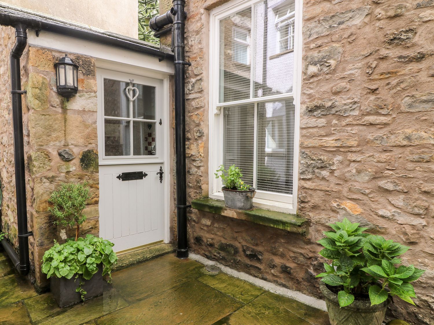 Lune Cottage from Sykes Holiday Cottages. Lune Cottage is in Kirkby Lonsdale Pet Friendly