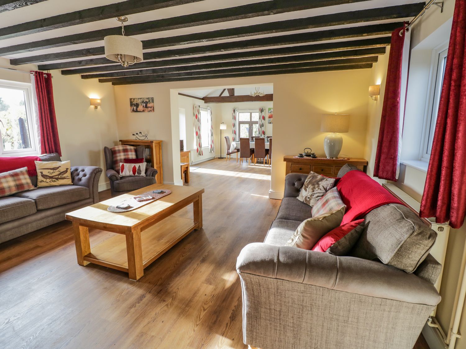 Meadowfields from Sykes Holiday Cottages. Meadowfields is in Clows Top