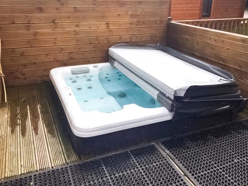 Oakwood Lodge from Cottages 4 You. Oakwood Lodge is in Felton, near