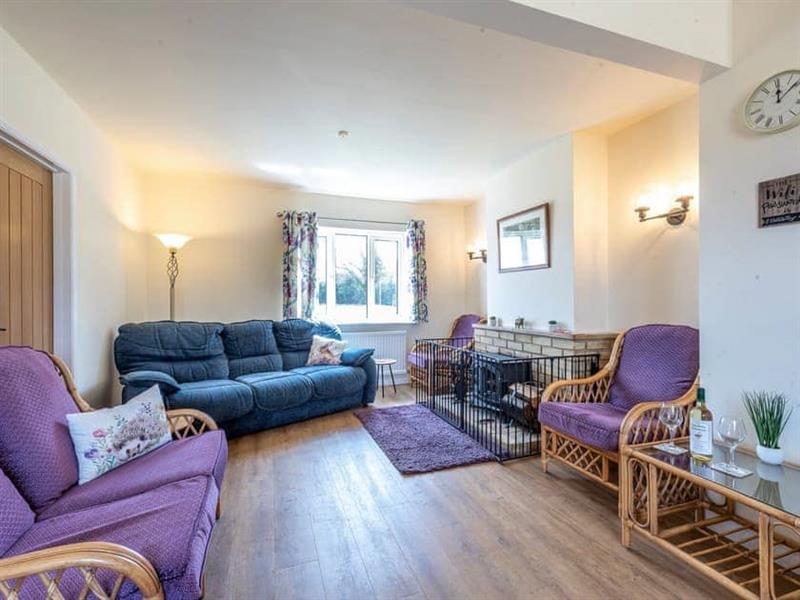 Old Alton Hall Farmhouse from Cottages 4 You. Old Alton Hall Farmhouse