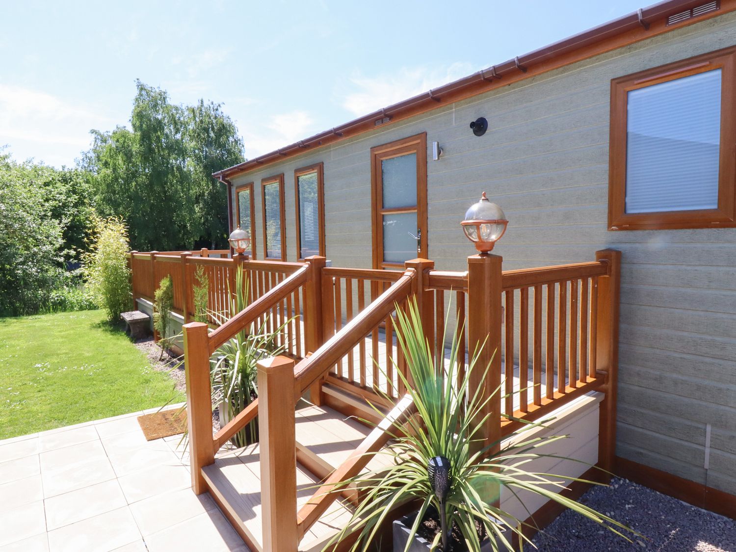 Puddle Duck Lodge from Sykes Holiday Cottages. Puddle Duck Lodge is in