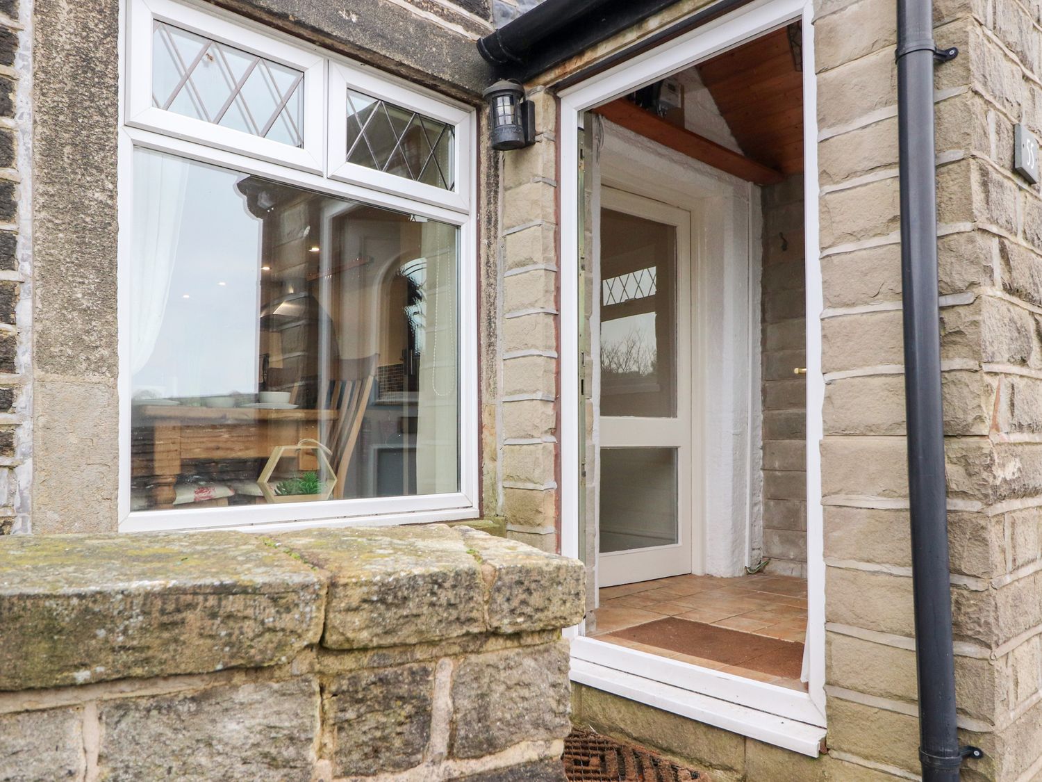 Rivendell from Sykes Holiday Cottages. Rivendell is in Holmfirth Pet