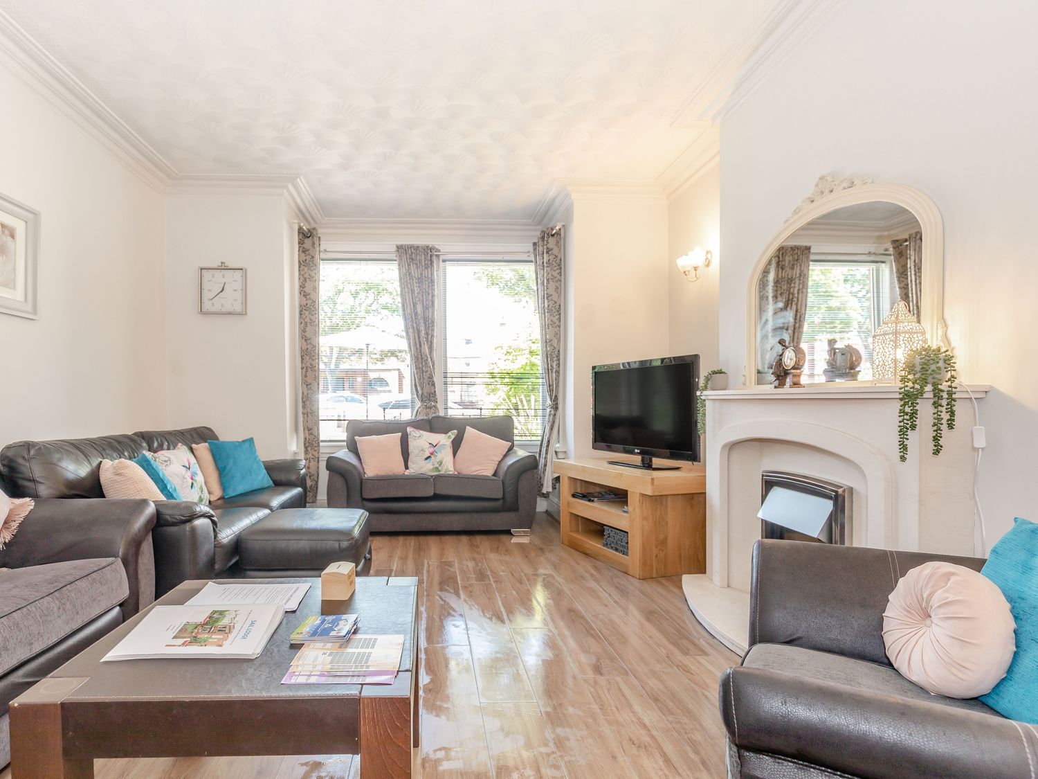 Sail Lodge from Sykes Holiday Cottages. Sail Lodge is in Scarborough