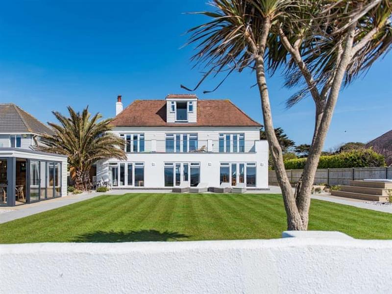 Sun House from Cottages 4 You. Sun House is in MiddletononSea, West