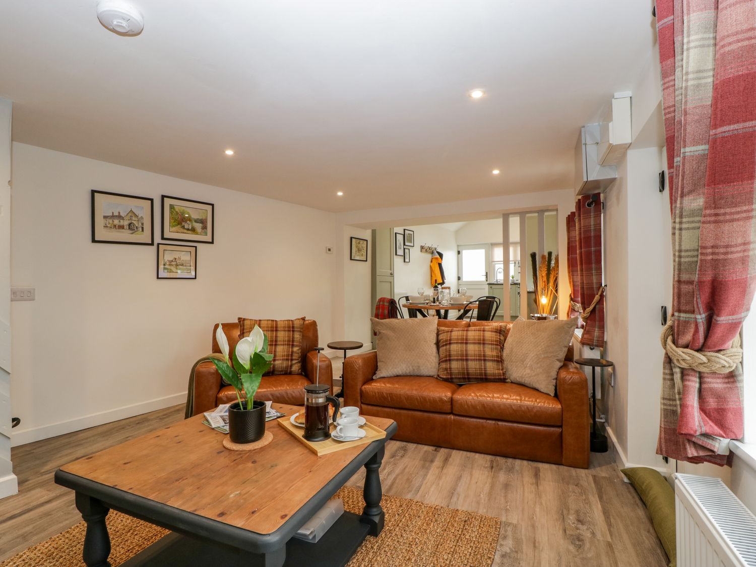 Thomas Cottage from Sykes Holiday Cottages. Thomas Cottage is in Wotton