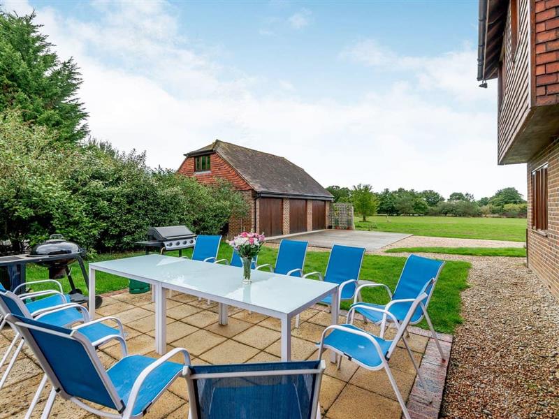 Tudor Farmhouse from Cottages 4 You. Tudor Farmhouse is in High Halden, near Ashford, Kent