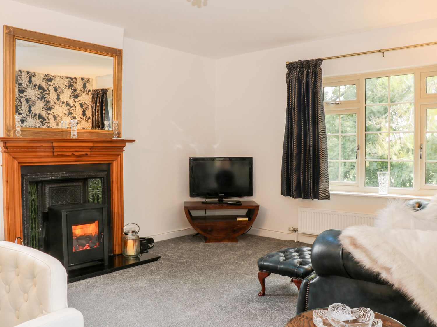 West Wing Apartment from Sykes Holiday Cottages. West Wing Apartment is