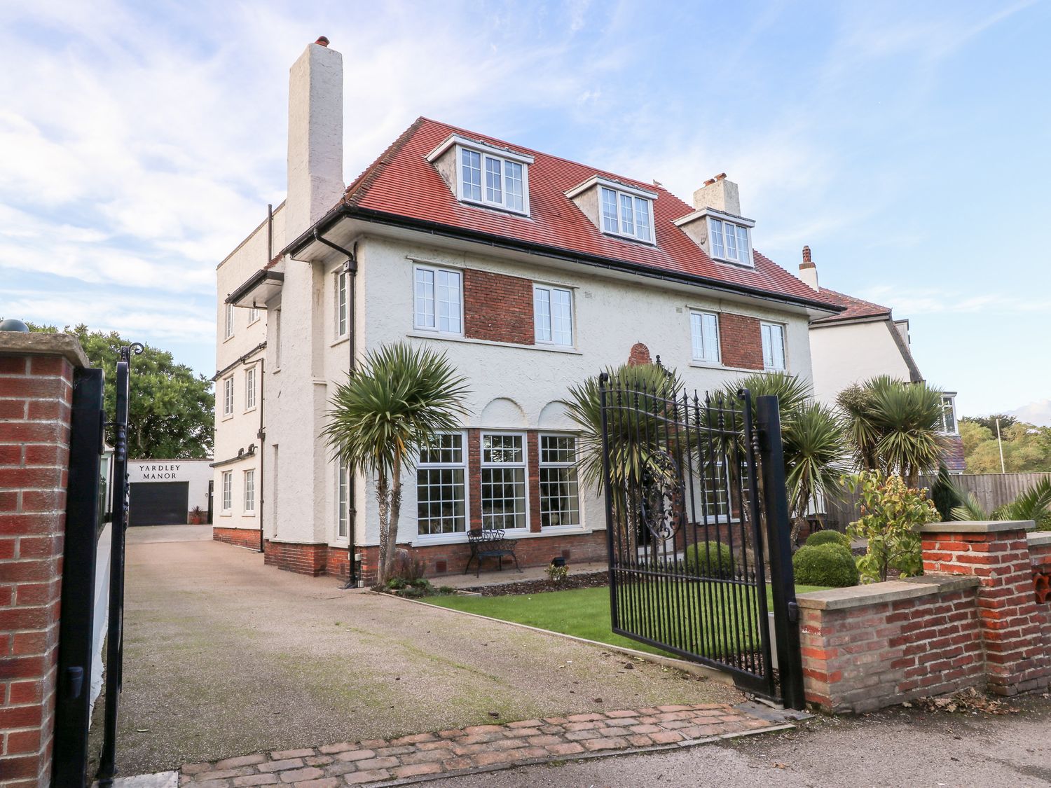 Yardley Manor from Sykes Holiday Cottages. Yardley Manor is in