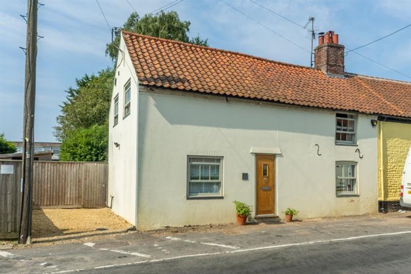 Yeomans Cottage from Norfolk Hideaways. Yeomans Cottage is in Docking